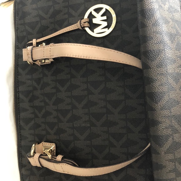 Michael Kors Signature Tote - Picture 1 of 5